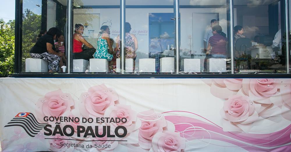 mulheres de peito