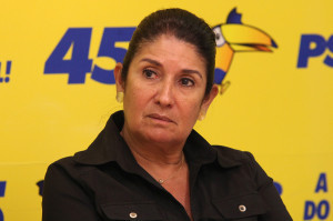 Thelma-de-Oliveira-Foto-George-Gianni--300x199